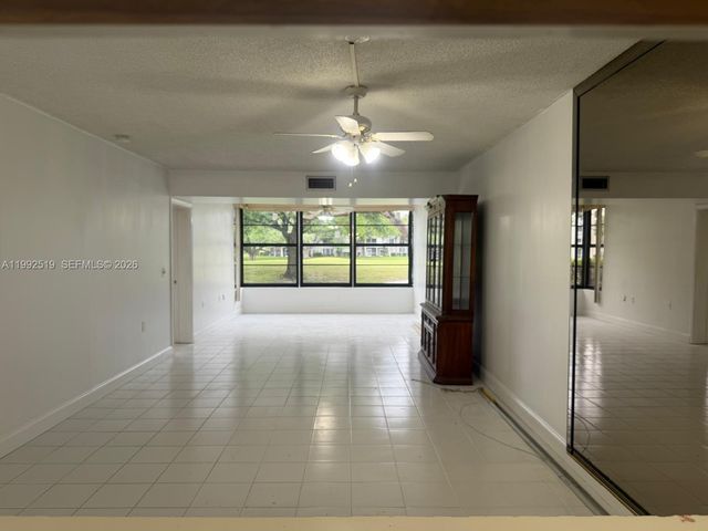 1709 Whitehall Dr 103, Davie, FL 33324