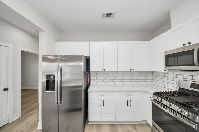 819 E 40th Street, Houston, TX 77022