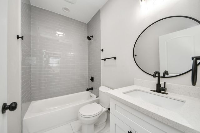 819 E 40th Street, Houston, TX 77022