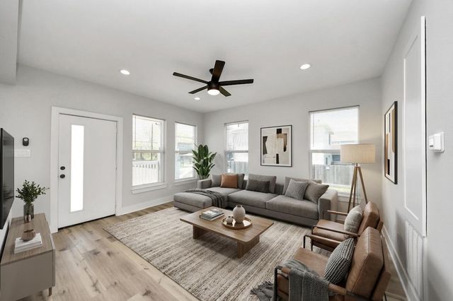 819 E 40th Street, Houston, TX 77022