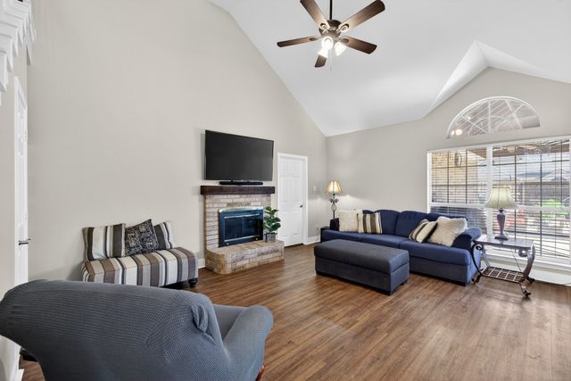 1137 Christopher Lane, Lewisville, TX 75077