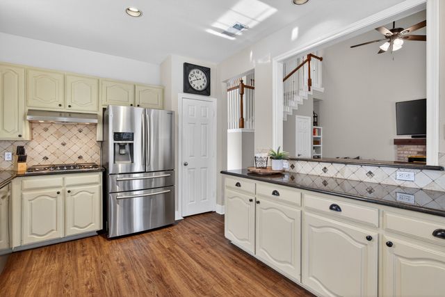 1137 Christopher Lane, Lewisville, TX 75077