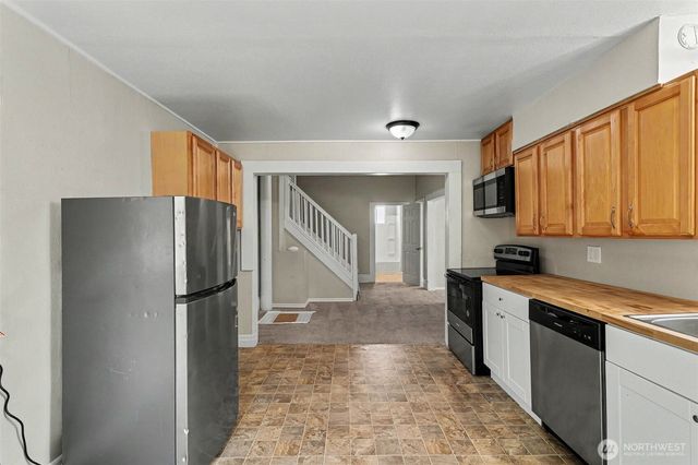 140 S Cambrian Avenue, Bremerton, WA 98312
