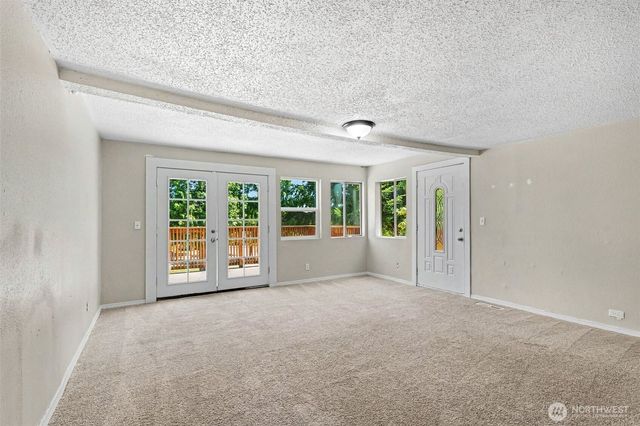 140 S Cambrian Avenue, Bremerton, WA 98312