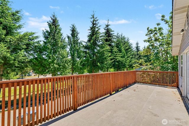 140 S Cambrian Avenue, Bremerton, WA 98312