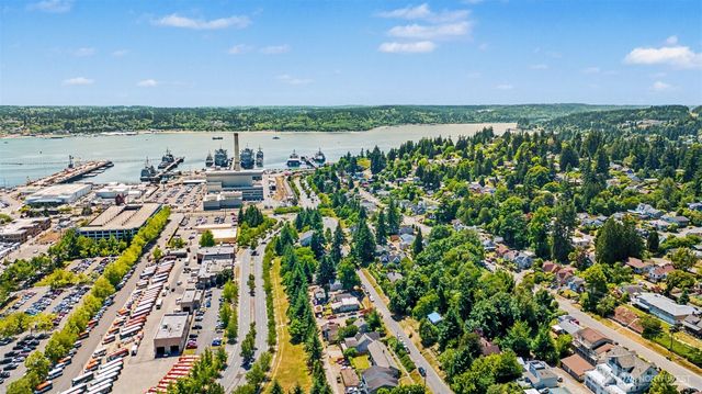 140 S Cambrian Avenue, Bremerton, WA 98312