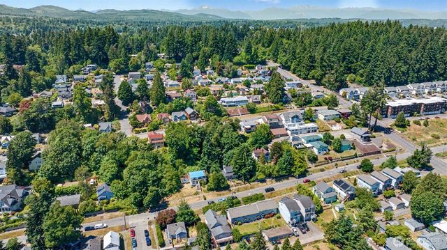 140 S Cambrian Avenue, Bremerton, WA 98312