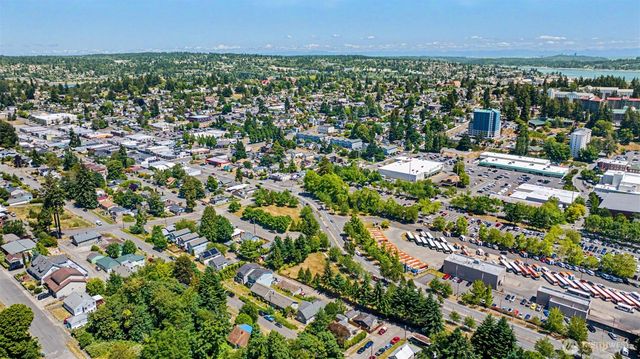 140 S Cambrian Avenue, Bremerton, WA 98312