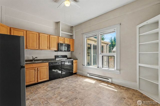 140 S Cambrian Avenue, Bremerton, WA 98312