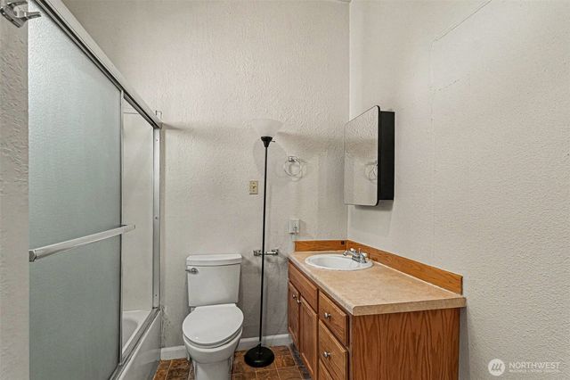 140 S Cambrian Avenue, Bremerton, WA 98312