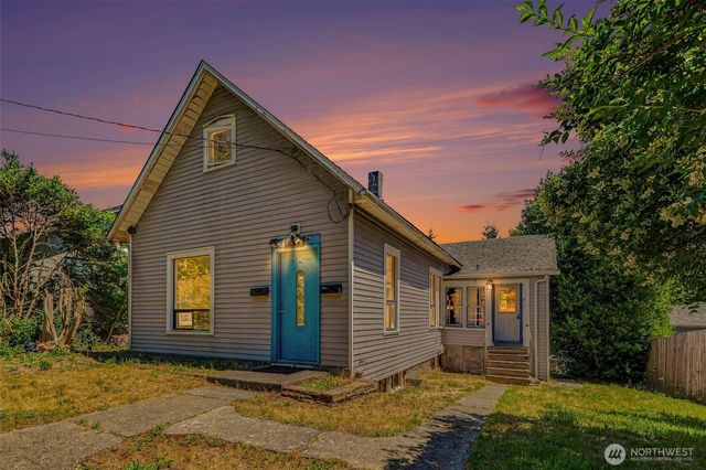 140 S Cambrian Avenue, Bremerton, WA 98312