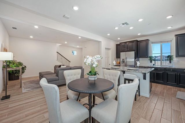 9327 Mystic Lake Aly, Sacramento, CA 95829