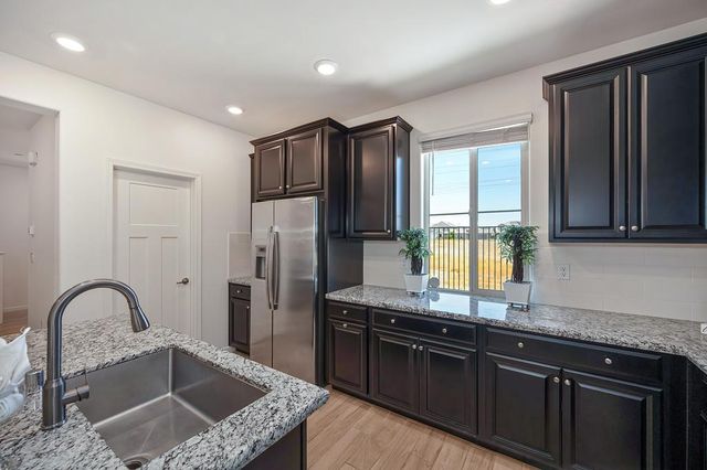 9327 Mystic Lake Aly, Sacramento, CA 95829