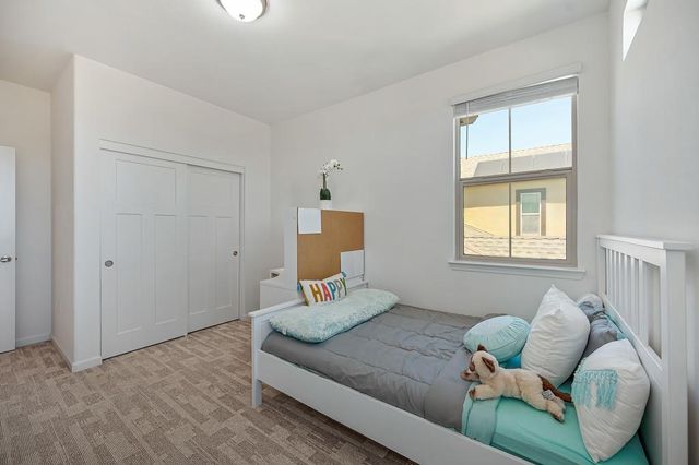 9327 Mystic Lake Aly, Sacramento, CA 95829