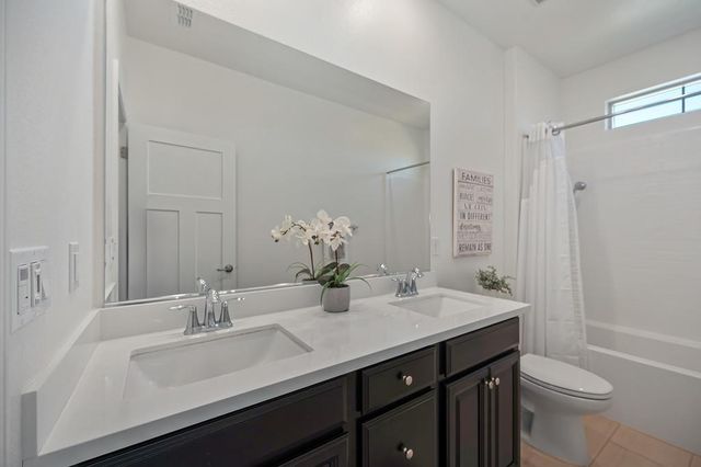 9327 Mystic Lake Aly, Sacramento, CA 95829
