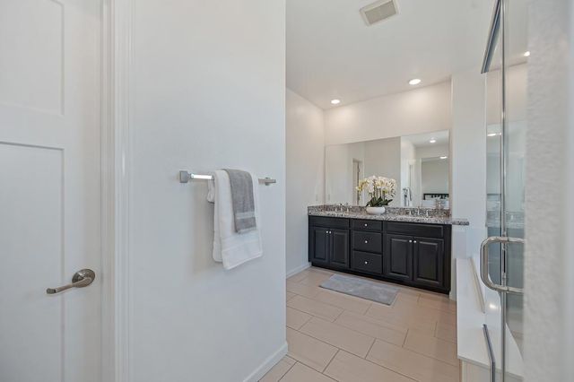 9327 Mystic Lake Aly, Sacramento, CA 95829