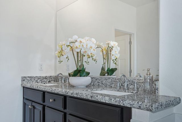 9327 Mystic Lake Aly, Sacramento, CA 95829