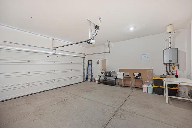 9327 Mystic Lake Aly, Sacramento, CA 95829