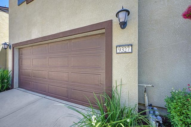 9327 Mystic Lake Aly, Sacramento, CA 95829