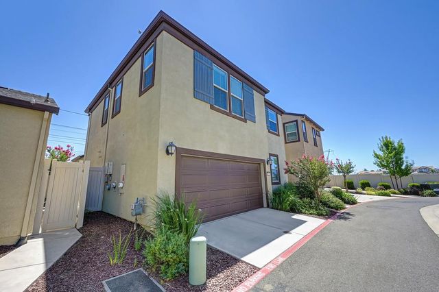 9327 Mystic Lake Aly, Sacramento, CA 95829