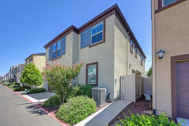 9327 Mystic Lake Aly, Sacramento, CA 95829