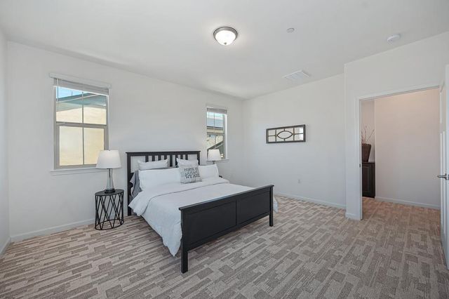 9327 Mystic Lake Aly, Sacramento, CA 95829