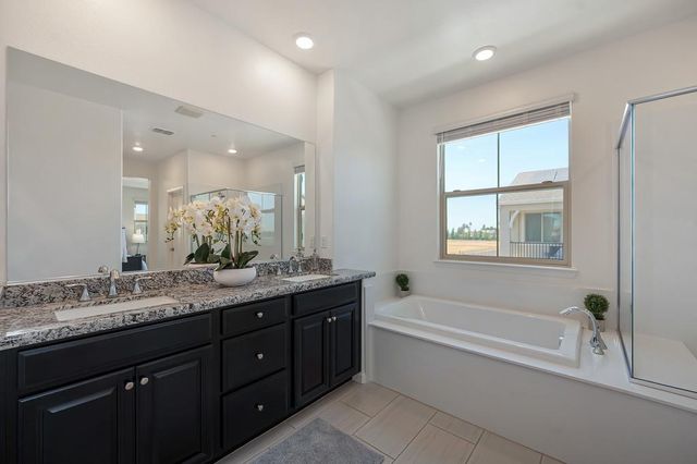 9327 Mystic Lake Aly, Sacramento, CA 95829