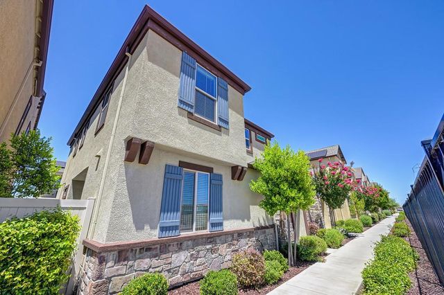9327 Mystic Lake Aly, Sacramento, CA 95829