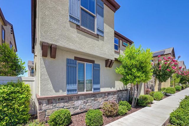 9327 Mystic Lake Aly, Sacramento, CA 95829