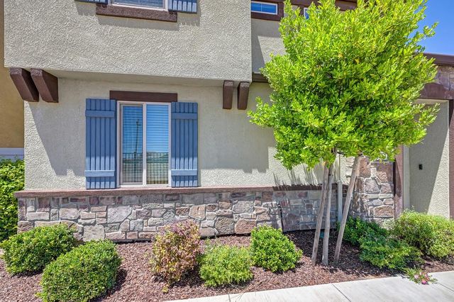 9327 Mystic Lake Aly, Sacramento, CA 95829