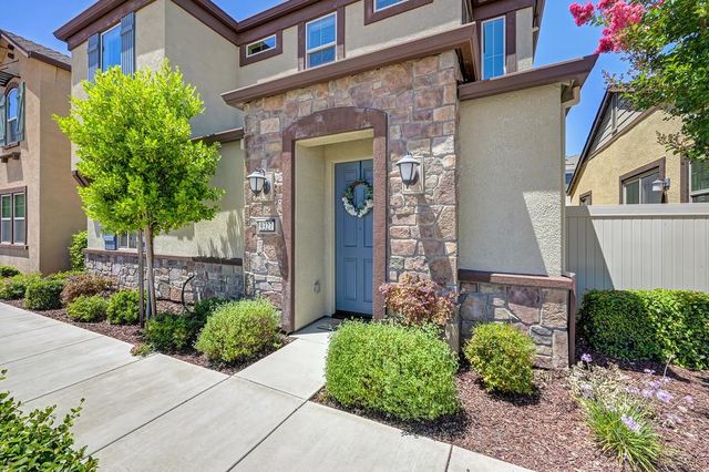 9327 Mystic Lake Aly, Sacramento, CA 95829