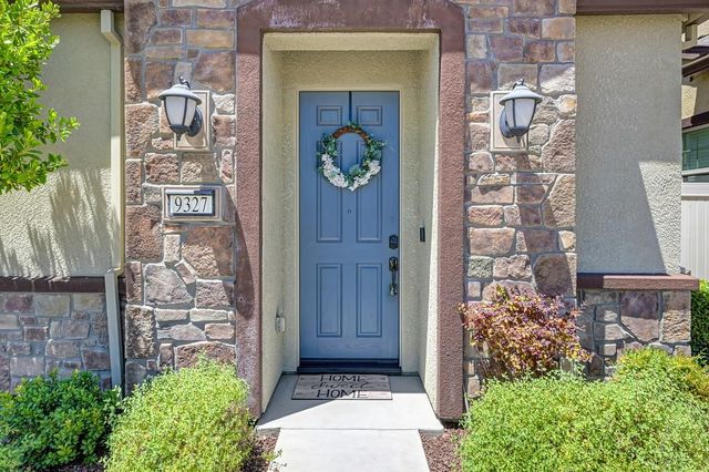 9327 Mystic Lake Aly, Sacramento, CA 95829