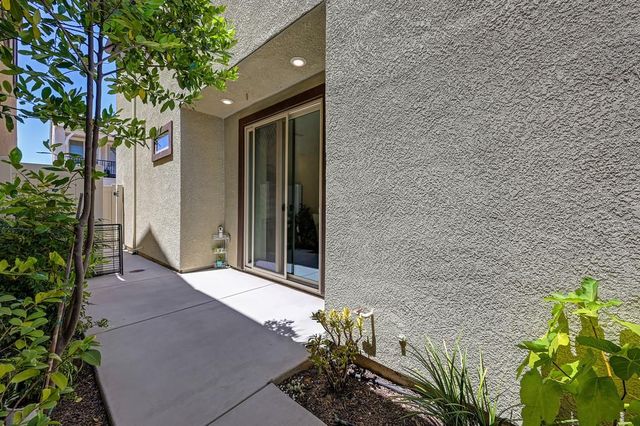 9327 Mystic Lake Aly, Sacramento, CA 95829