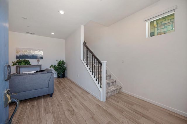 9327 Mystic Lake Aly, Sacramento, CA 95829