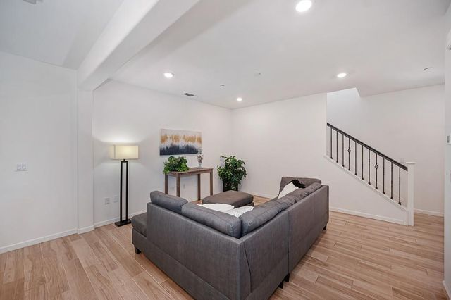 9327 Mystic Lake Aly, Sacramento, CA 95829