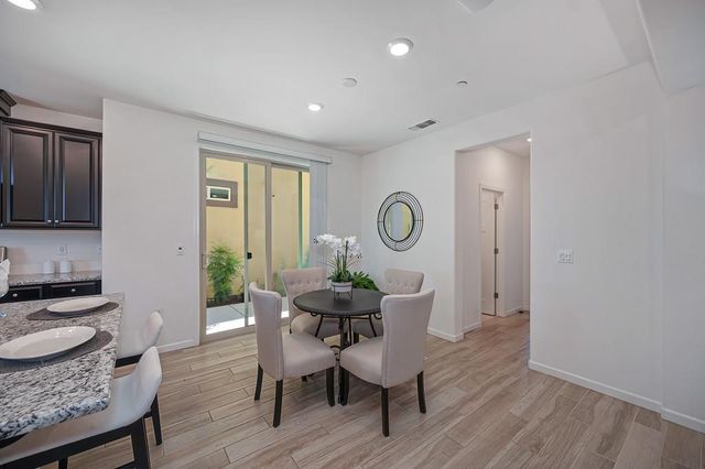 9327 Mystic Lake Aly, Sacramento, CA 95829