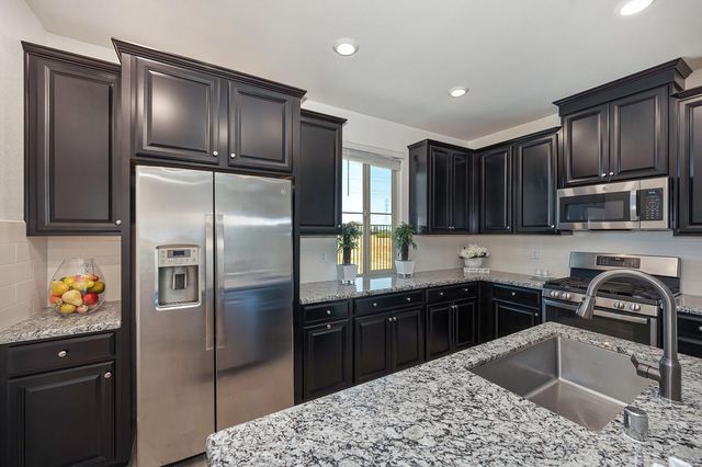 9327 Mystic Lake Aly, Sacramento, CA 95829