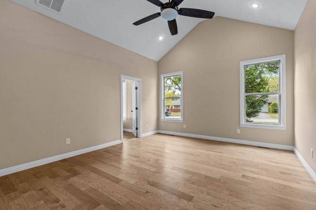 104 W Aven Avenue, Nixa, MO 65714