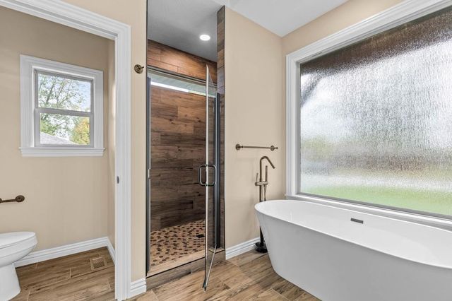 104 W Aven Avenue, Nixa, MO 65714