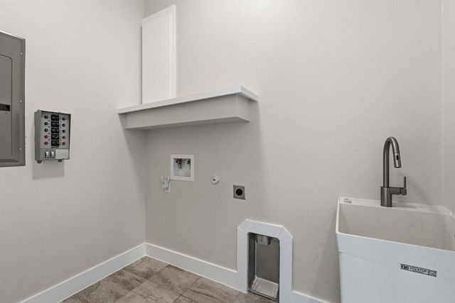 7020 Clifton LN, Austin, TX 78746