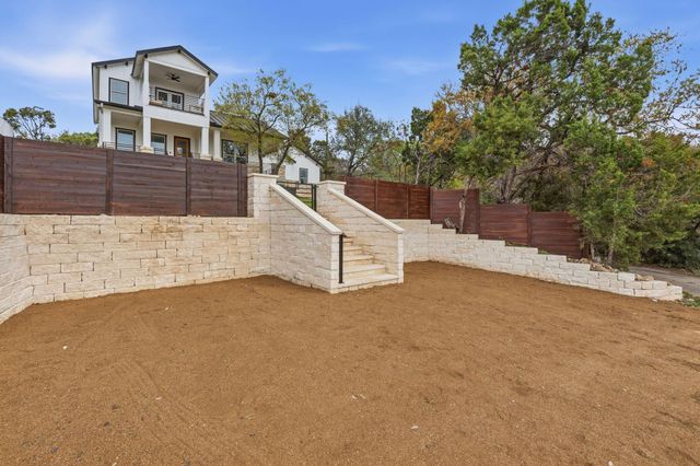 7020 Clifton LN, Austin, TX 78746