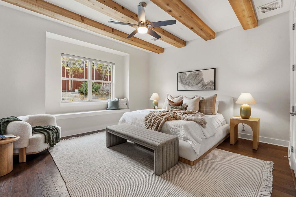 7020 Clifton LN, Austin, TX 78746