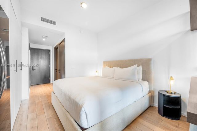 398 NE 5th St 4616, Miami, FL 33132