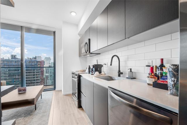 398 NE 5th St 4616, Miami, FL 33132