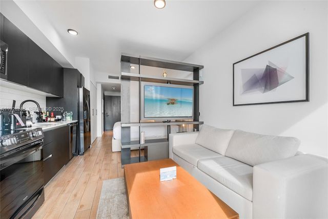 398 NE 5th St 4616, Miami, FL 33132