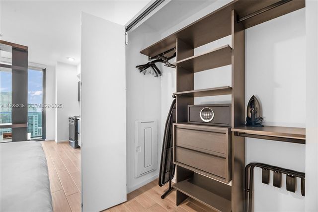 398 NE 5th St 4616, Miami, FL 33132