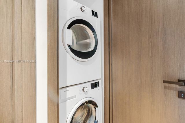 398 NE 5th St 4616, Miami, FL 33132