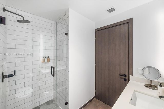 398 NE 5th St 4616, Miami, FL 33132