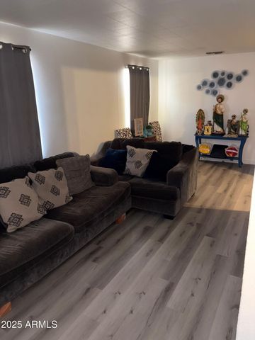 7721 N 63RD Avenue, Glendale, AZ 85301