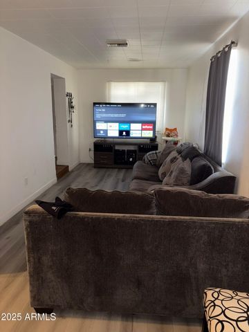 7721 N 63RD Avenue, Glendale, AZ 85301